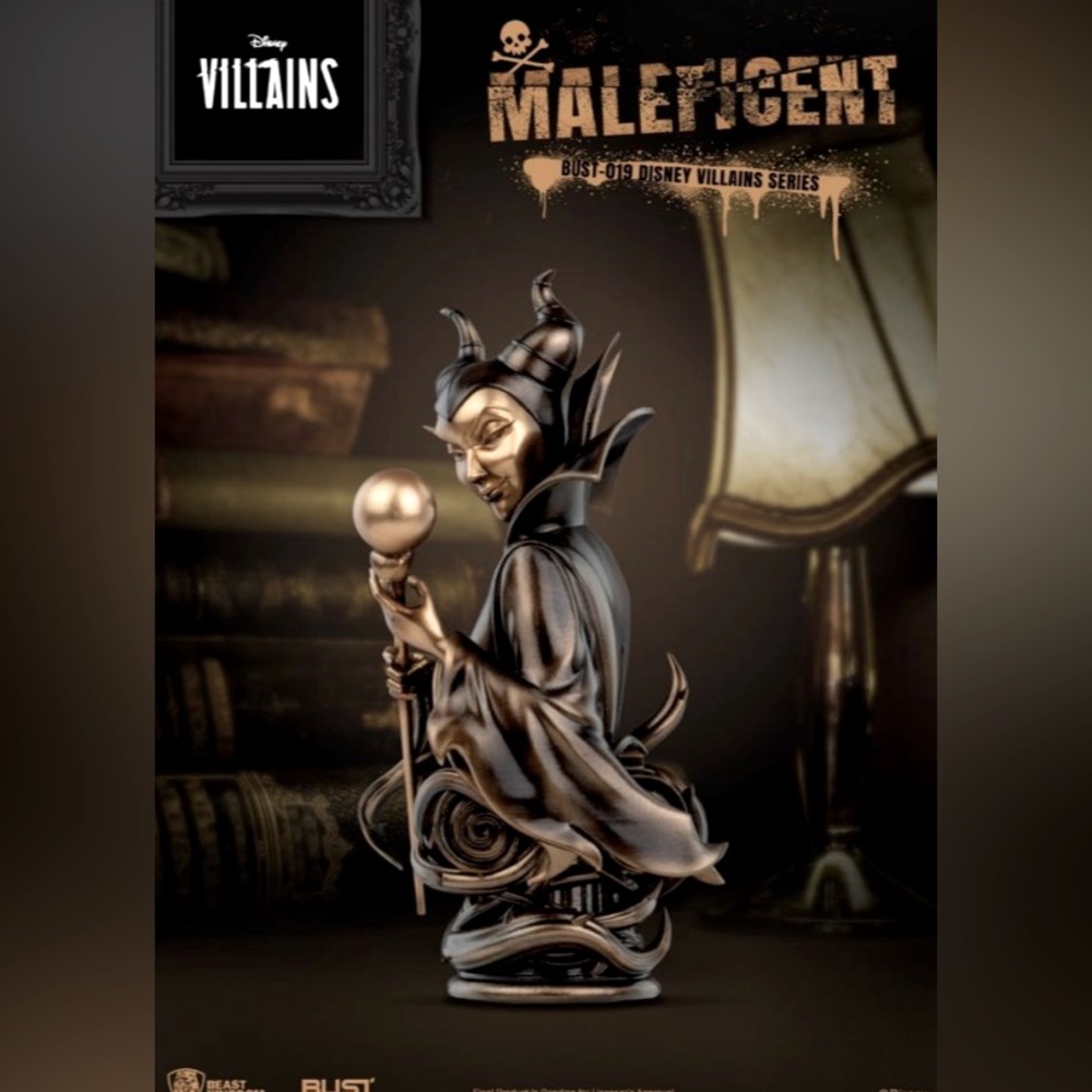 NWT Disney Maleficent Bust